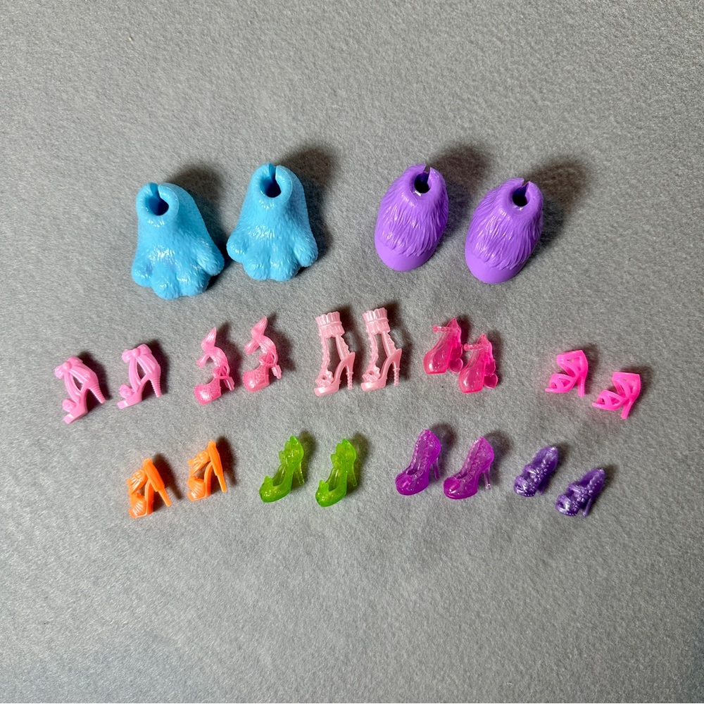 Lot of Barbie Shoes & Mixed‎ Unbranded Doll Footwear Heels And More!